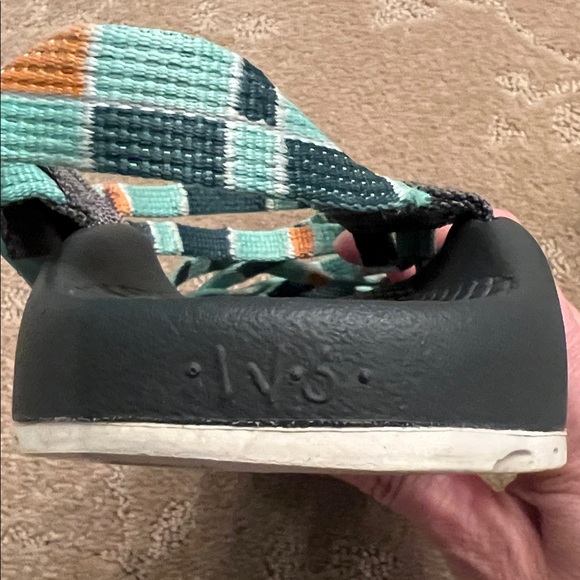 Chaco Adjustable Sandals, Sz 6 - Picture 6 of 7